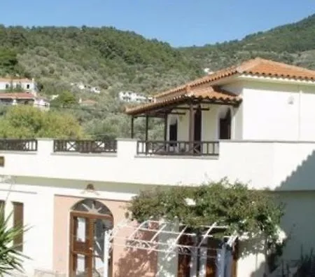 Apartment Pleoussa Studio And