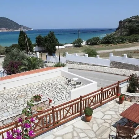 Апартаменты Pleoussa Studio And