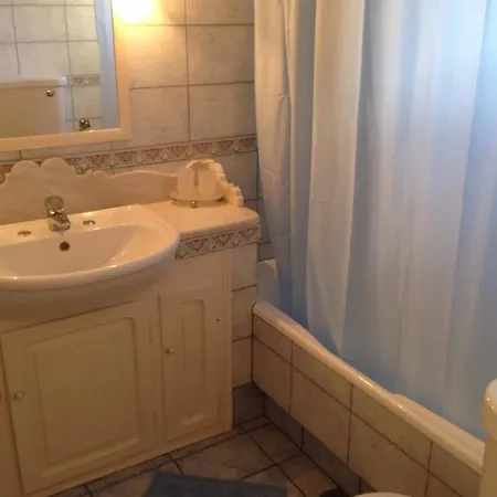 Apartment Pleoussa Studio And Skopelos Town