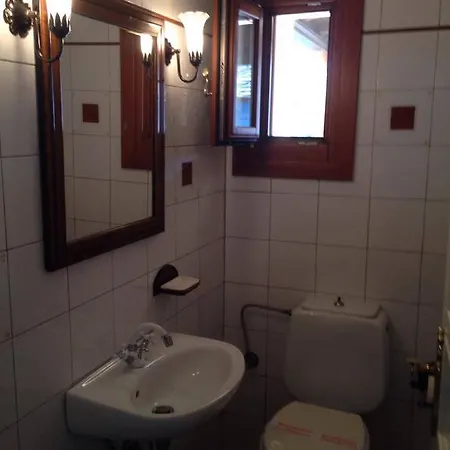 Apartment Pleoussa Studio And
