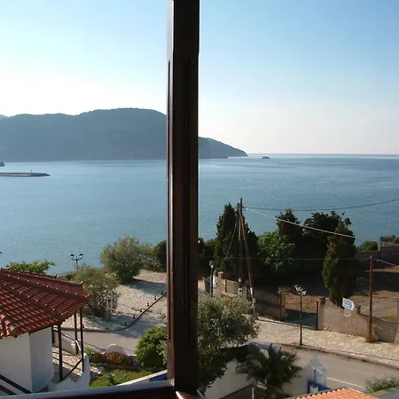 Apartment Pleoussa Studio And