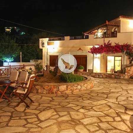Pleoussa Studio And Apartment *