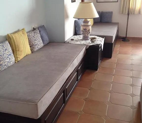 Pleoussa Studio And Скопелос